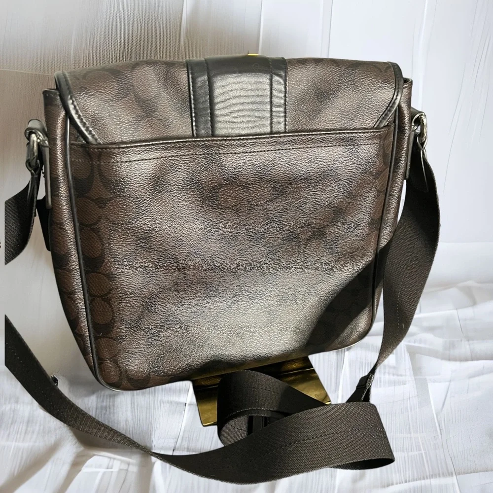 Coach Heritage Signature Map Mahogany/Brown Pebbled Messenger Bag Unisex - Picture 3 of 9